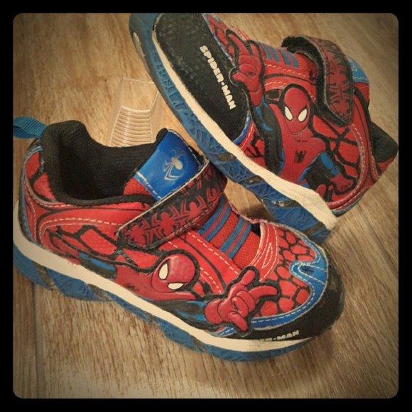 Light Up Spiderman Marvel Size 11 Little Boys Shoe - Picture 1 of 7